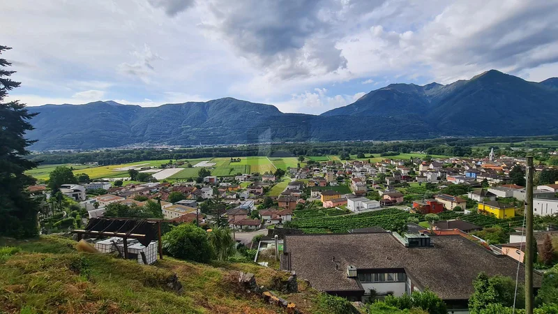 Land in Cugnasco-Gerra
