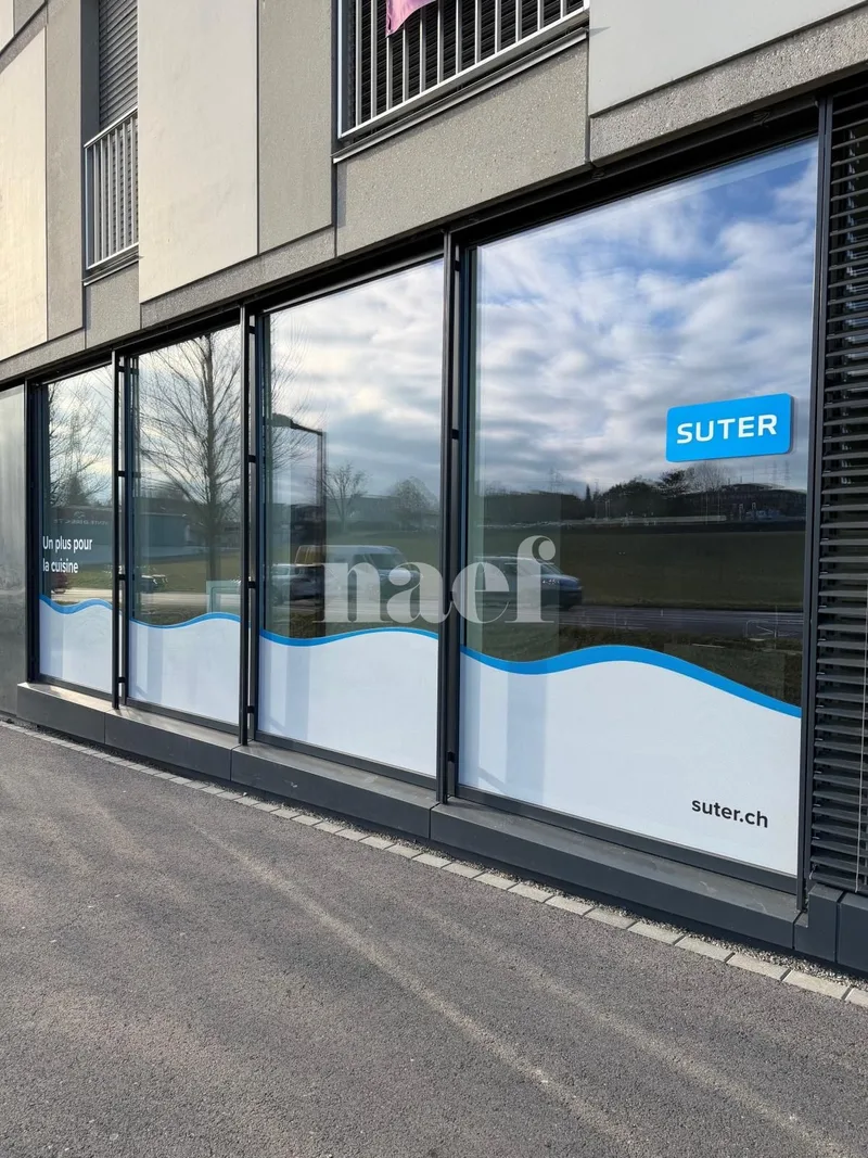 Commercial in Oassis — 9