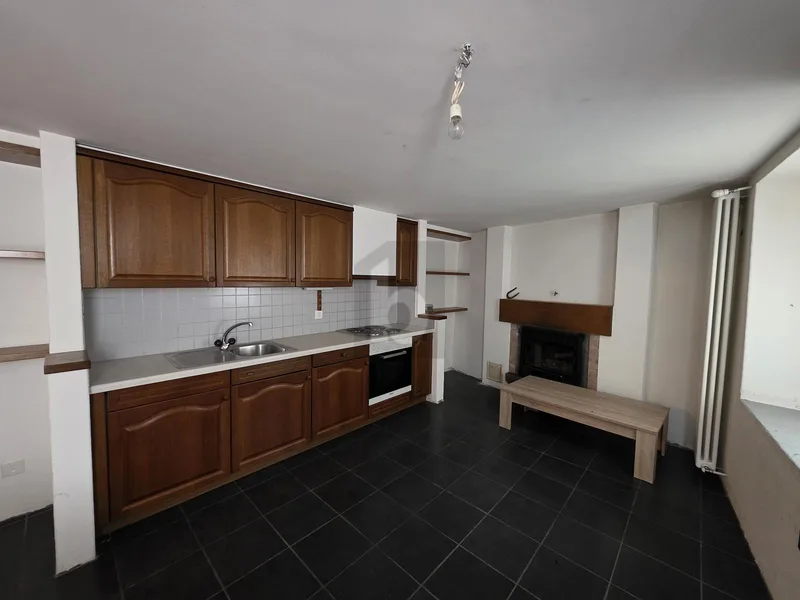 House / Villa 5 rooms in San Vittore — 5