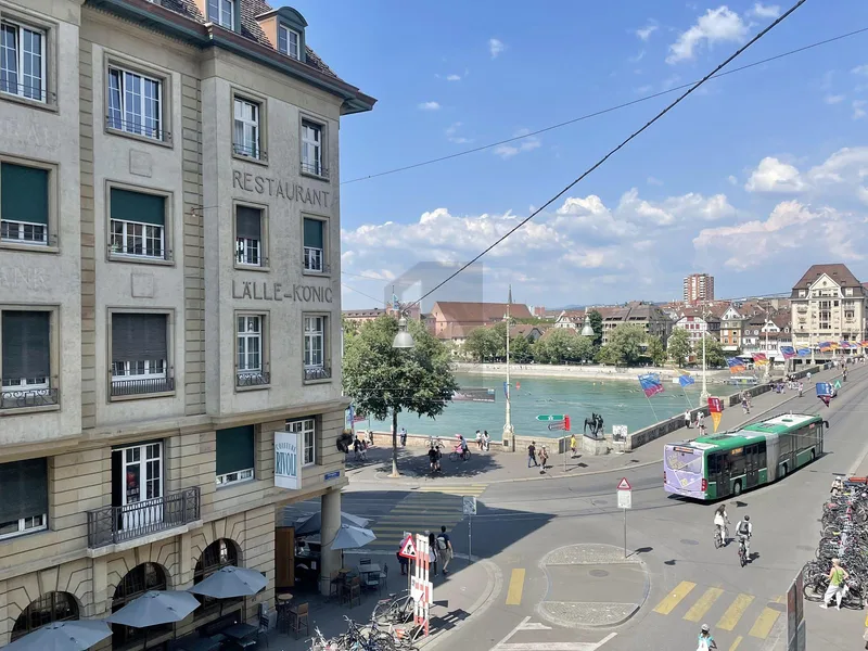 Commercial 3 rooms in Zentrum