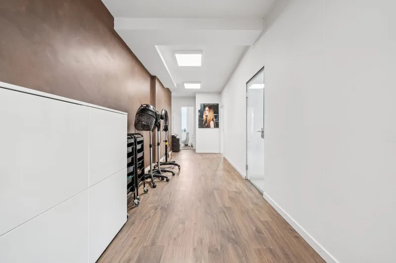 Commercial 5 rooms in La Chaux-de-Fonds — photo 5