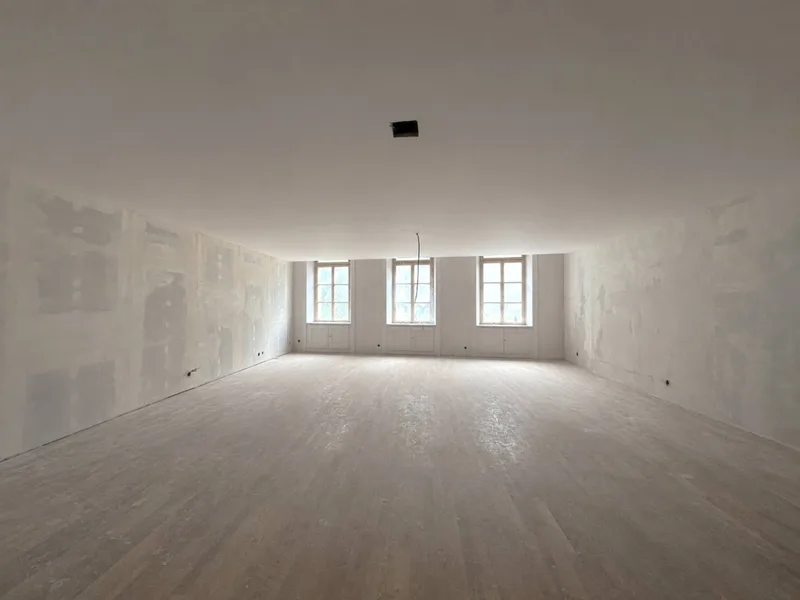 Gewerbe in Centre — photo 2