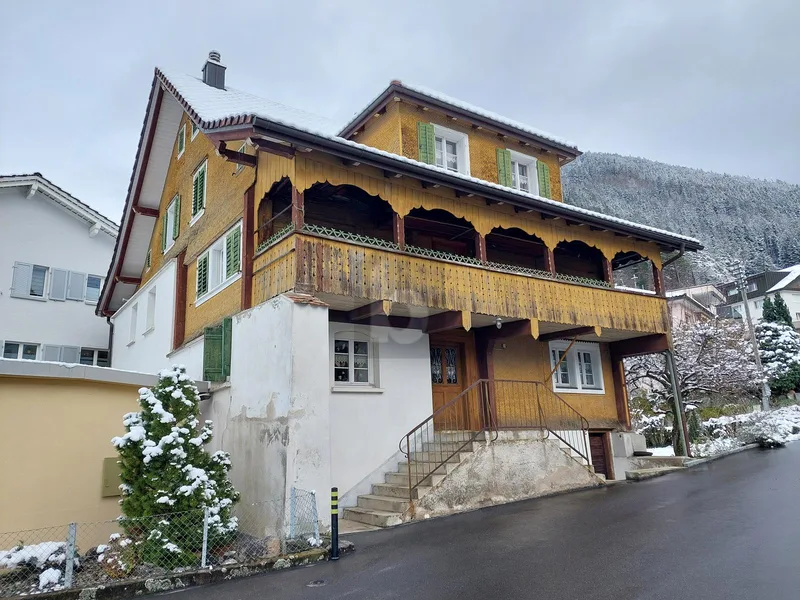 Gebäude 12 Zimmer in Schattdorf