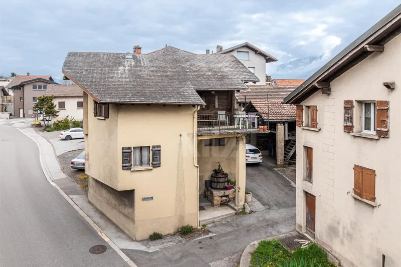 Maison / Villa 4 pièces à Roumaz