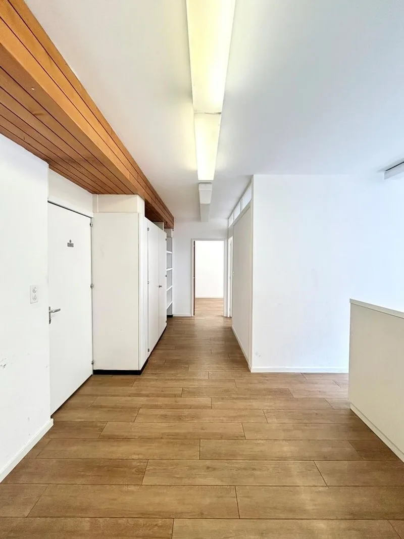 Commercial 4 rooms in Centre-ville