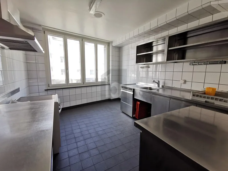 Commercial 2 rooms in Dreispitz — 3