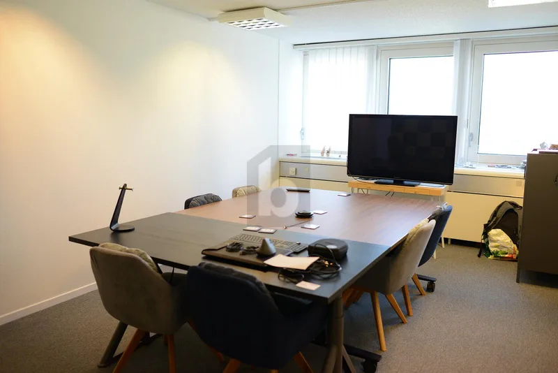 Gewerbe 6 Zimmer in Bussigny