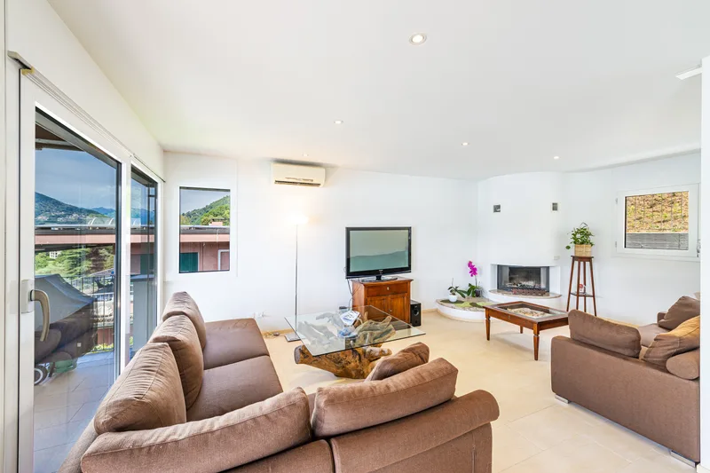 Maison / Villa 5 pièces à Collina d'Oro — 3