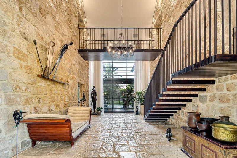 House / Villa 7 rooms in Kfar Shmaryahu — photo 2