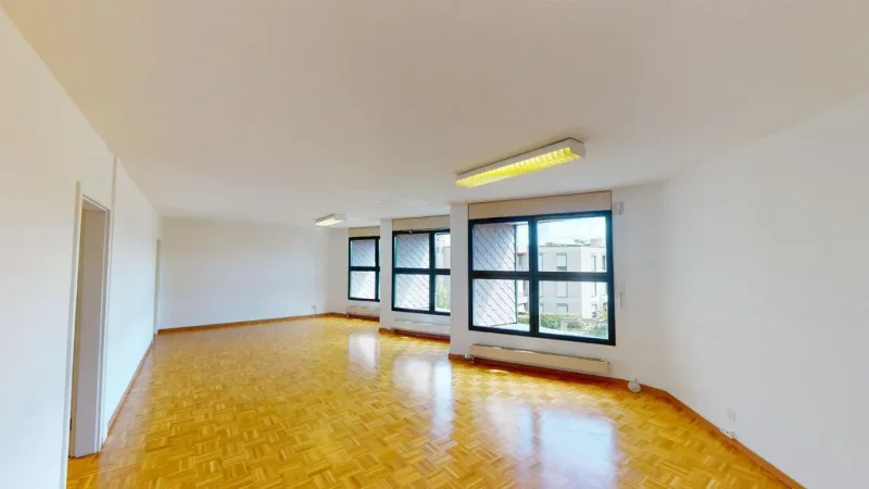 Commercial in Nyon