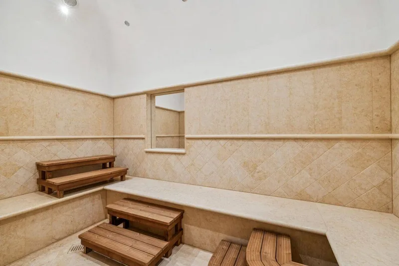 House / Villa 15 rooms in Dully — photo 13