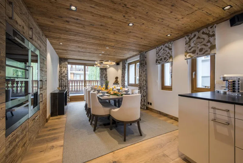 Maison / Villa 9.5 pièces à Centre de la station — 4