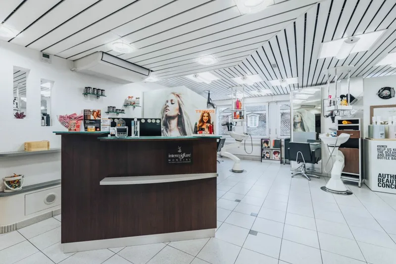 Commercial in Zentrum