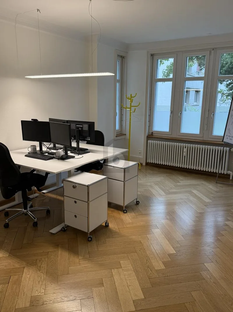 Commercial 5 rooms in Basel — 2