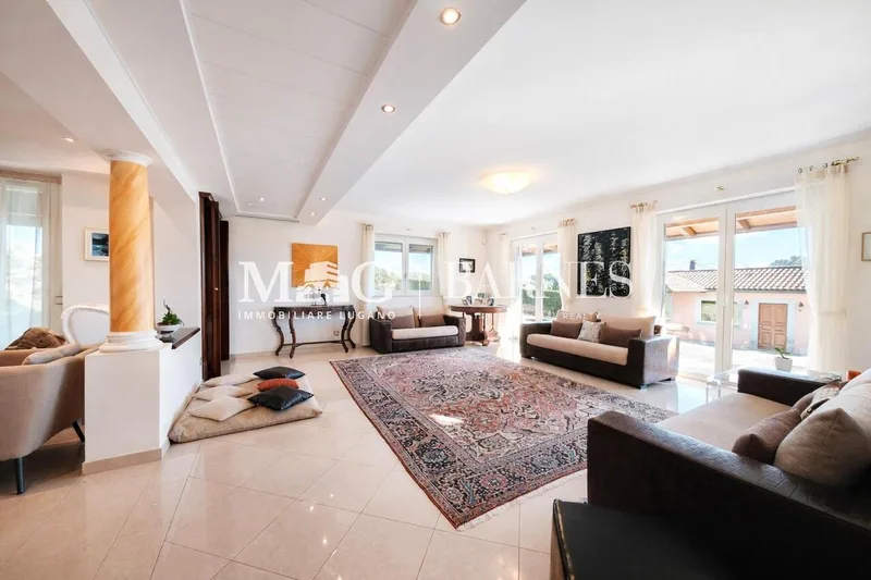 Maison / Villa 8 pièces à Lugano — 8