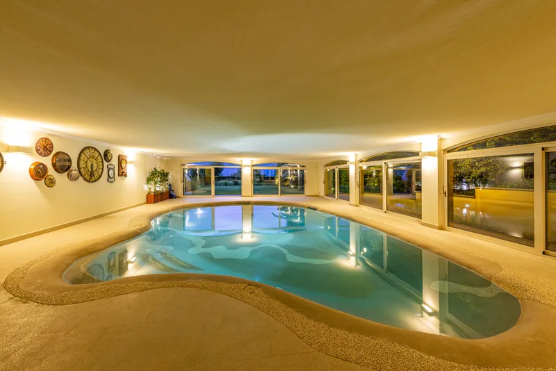 Maison / Villa 17 pièces à Porza — 4