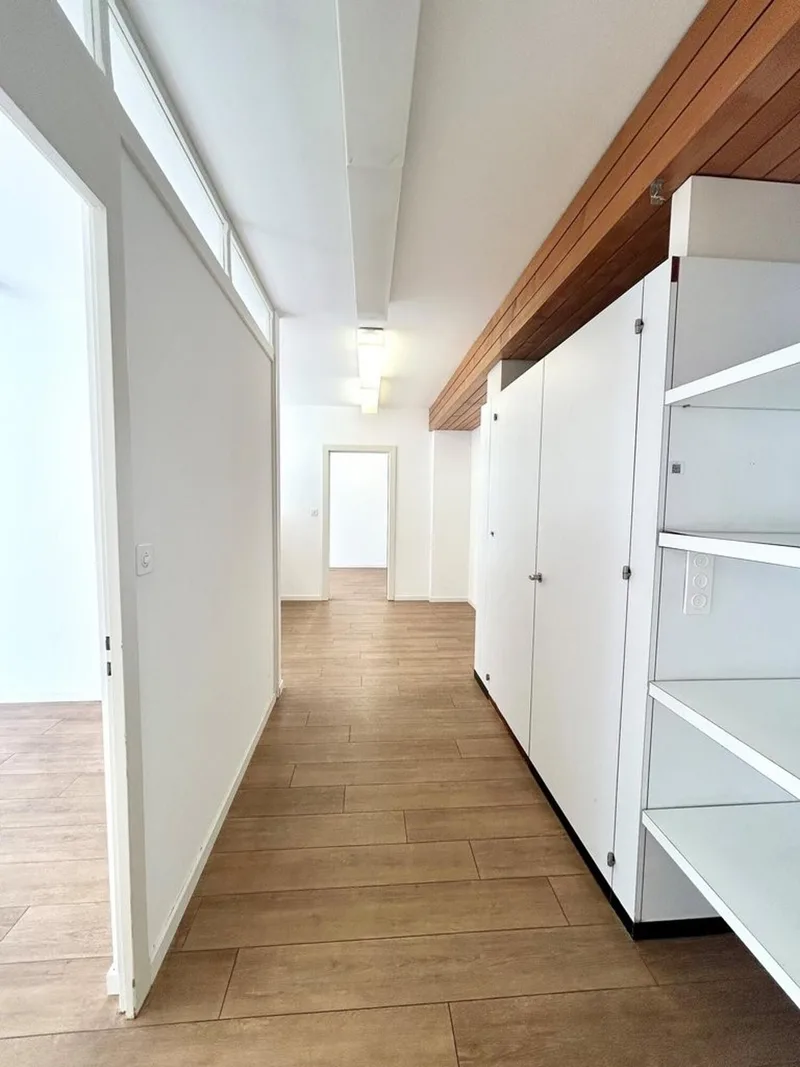 Commercial 4 rooms in Centre-ville — photo 3