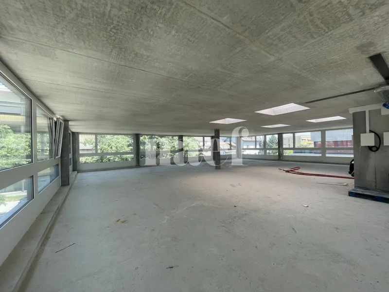 Gewerbe in Les Lisières — photo 3