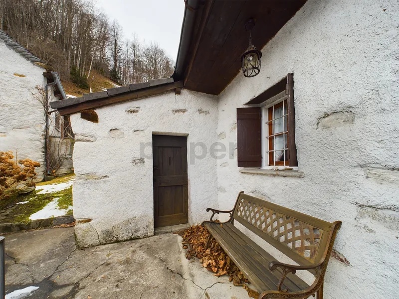 House / Villa 4 rooms in Leontica — 2