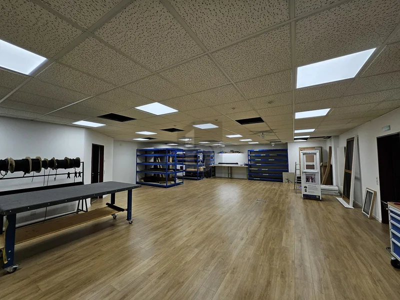 Commercial 8 rooms in Industriegebiet — photo 4