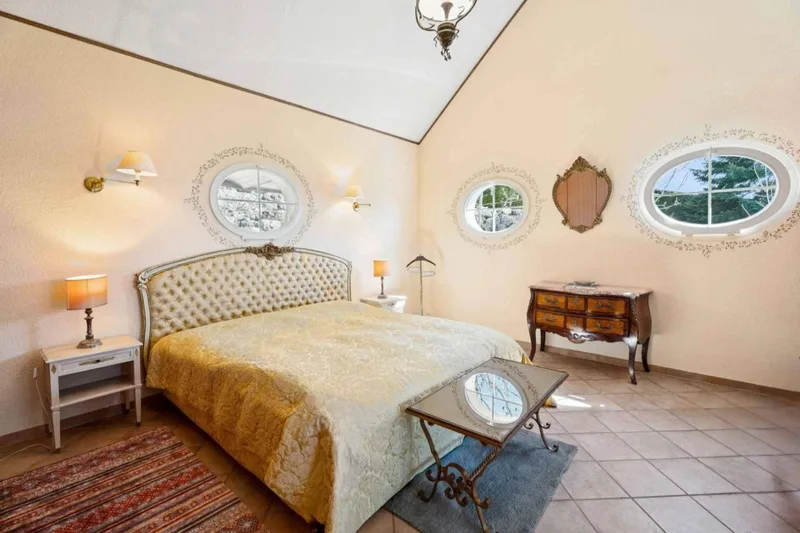 Maison / Villa 10 pièces à Villars-Burquin — 10