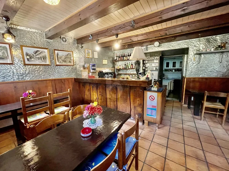 Commercial 8 rooms in Ronchini-Gebiet — 2