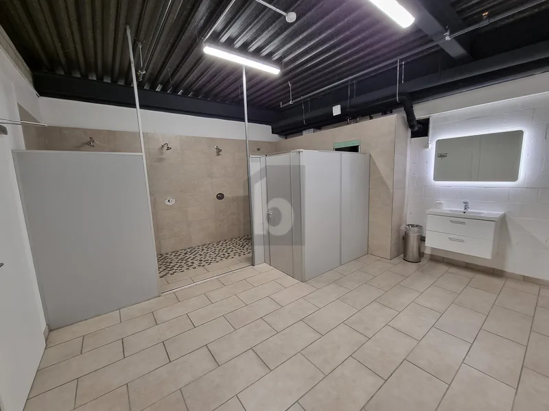 Gewerbe 4 Zimmer in Life-Center Rüti — photo 5