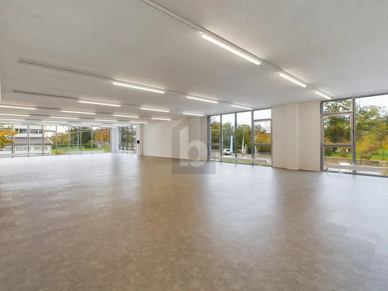 Gewerbe 3.5 Zimmer in Bolligen — photo 3