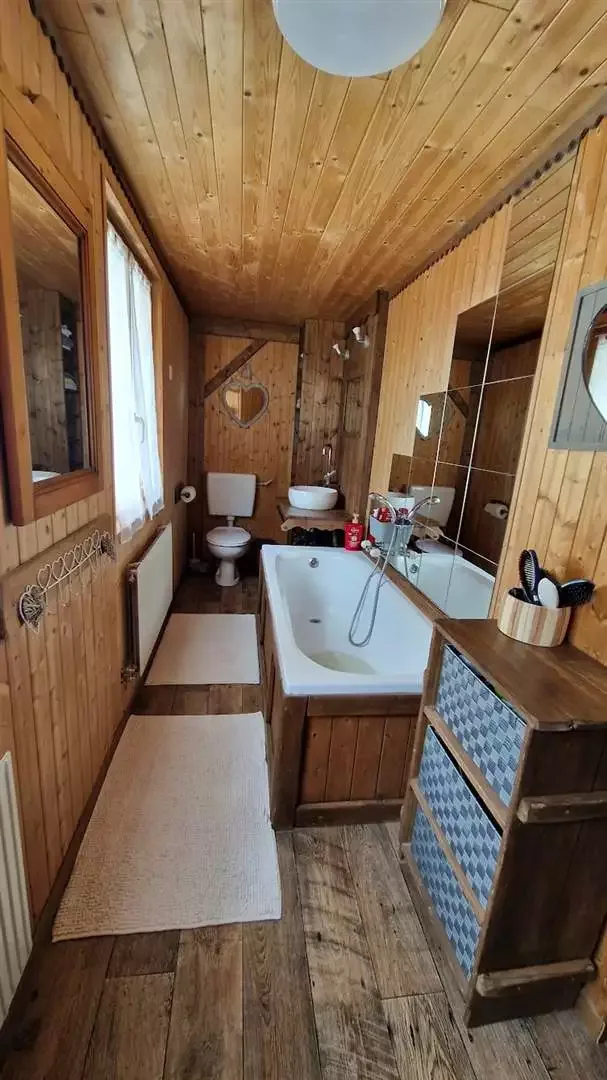 House / Villa 7.5 rooms in Perrefitte — photo 6
