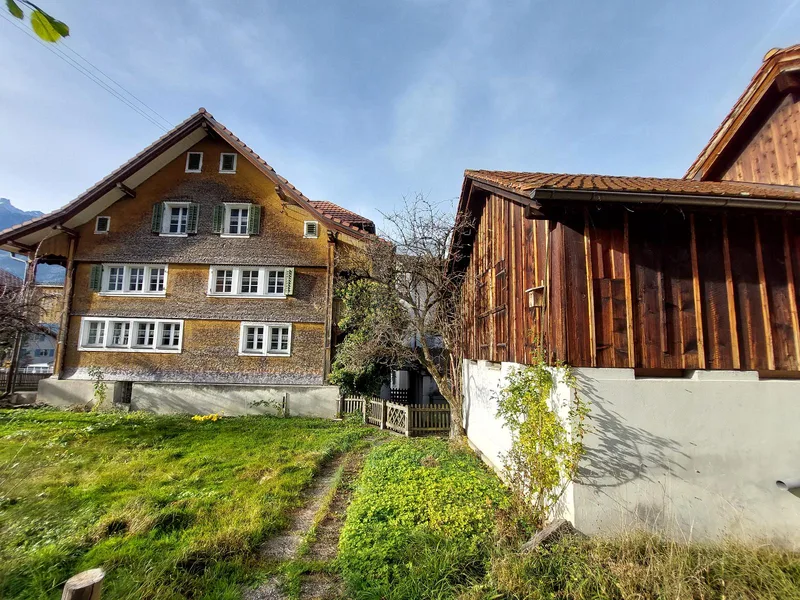 Gebäude 12 Zimmer in Schattdorf — photo 2