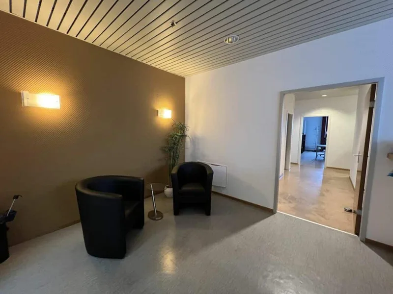 Commercial 18 rooms in Budron — 2