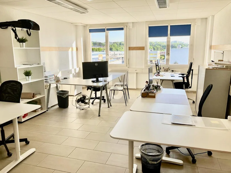 Gewerbe 5.5 Zimmer in zentral — photo 2