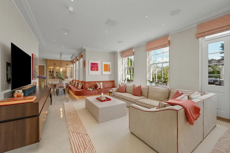 House / Villa 7 rooms in St George’s Hill — photo 7