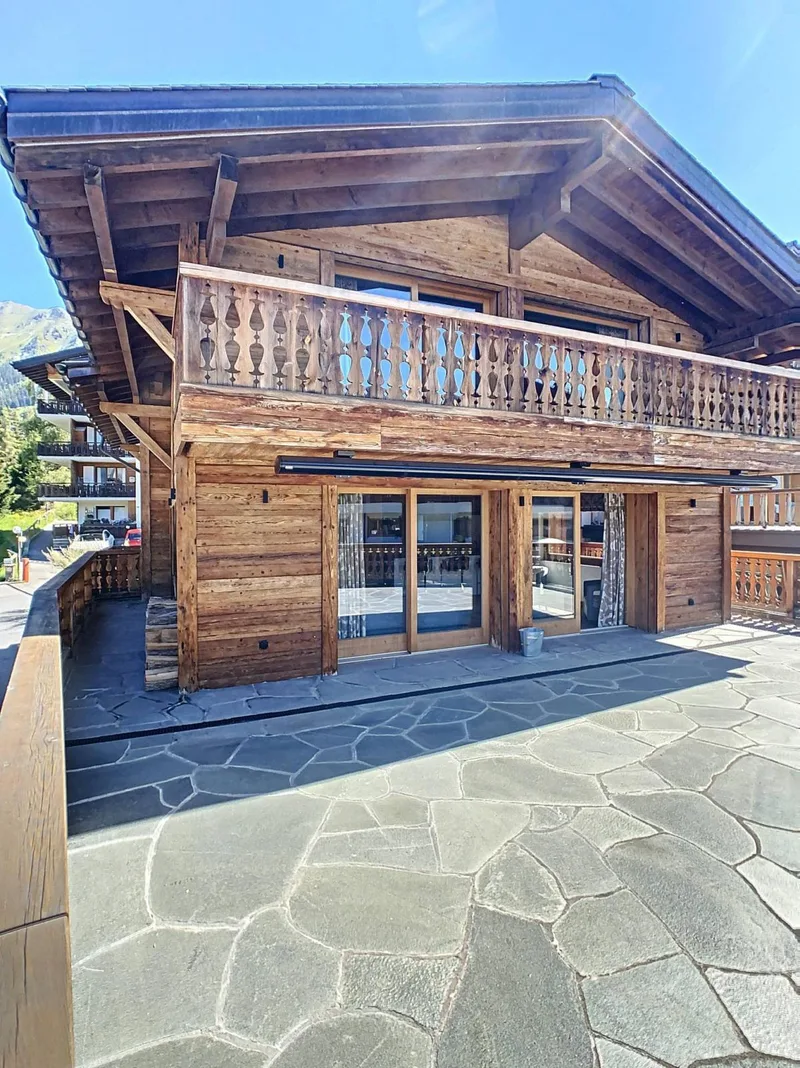 Maison / Villa 9.5 pièces à Centre de la station — 2