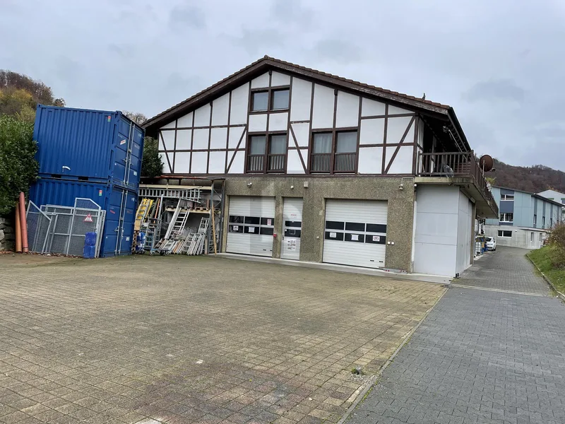 Commercial 1 rooms in Arisdorf
