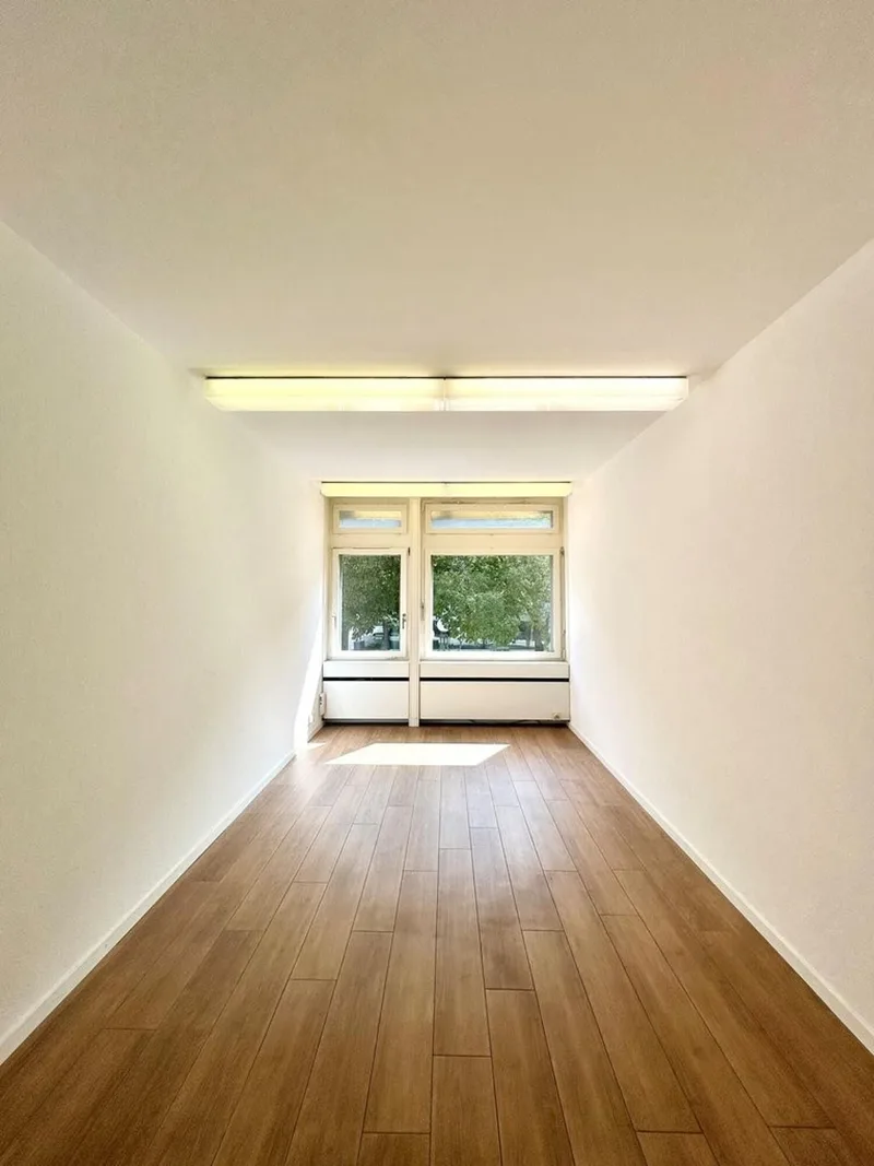 Commercial 4 rooms in Centre-ville — photo 5