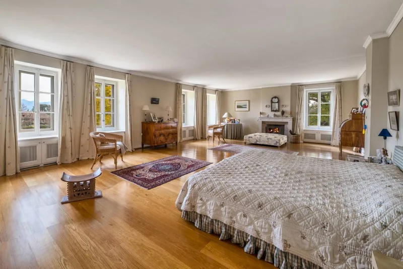 Maison / Villa 21 pièces à Tolochenaz — photo 7