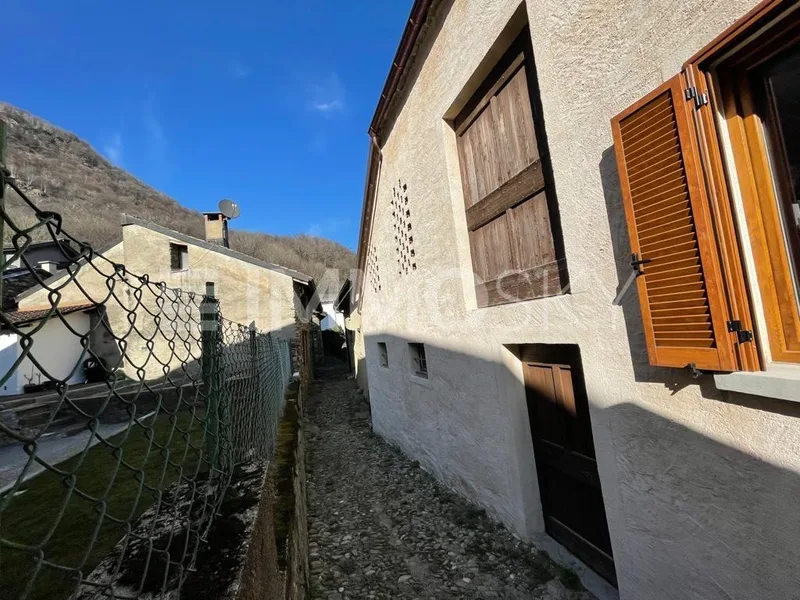 Maison / Villa 10 pièces à Vira