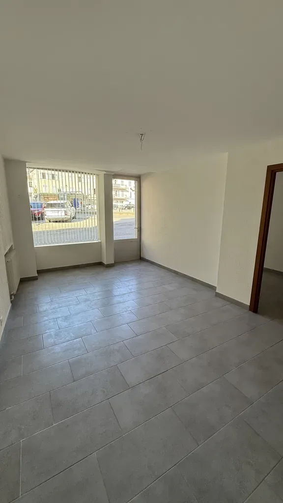 Commercial 3 rooms in Bex — photo 3
