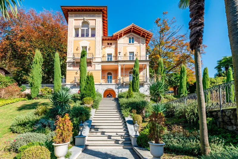 House / Villa 6 rooms in Lema