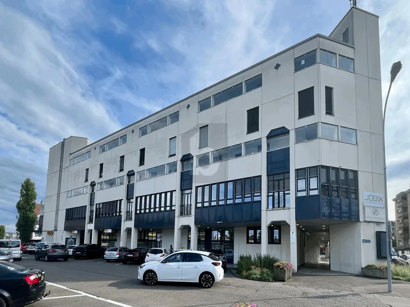 Commercial 3.5 rooms in Dietikon