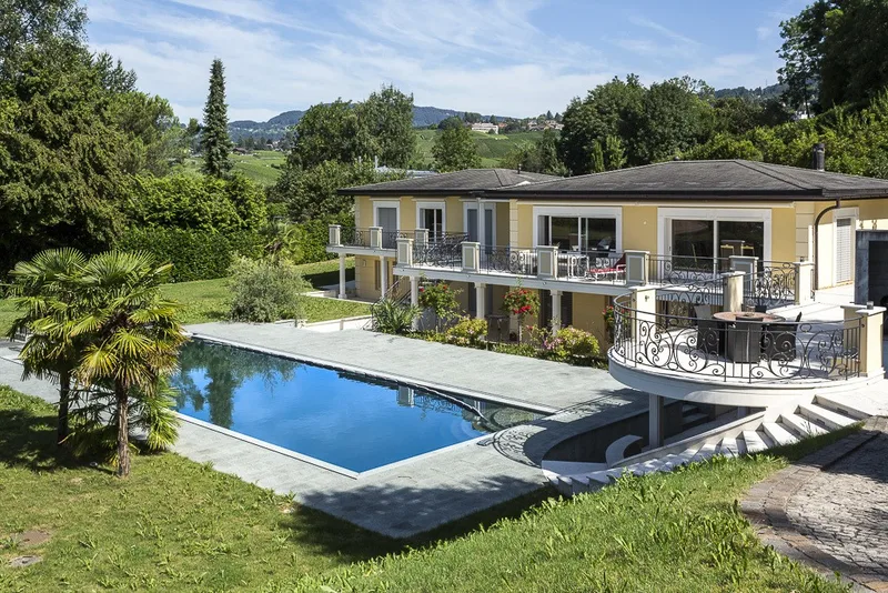 Maison / Villa 9.5 pièces à Riviera — 2