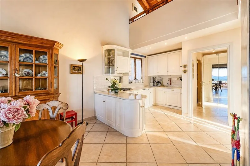 House / Villa 6 rooms in Collina d'Oro — 9
