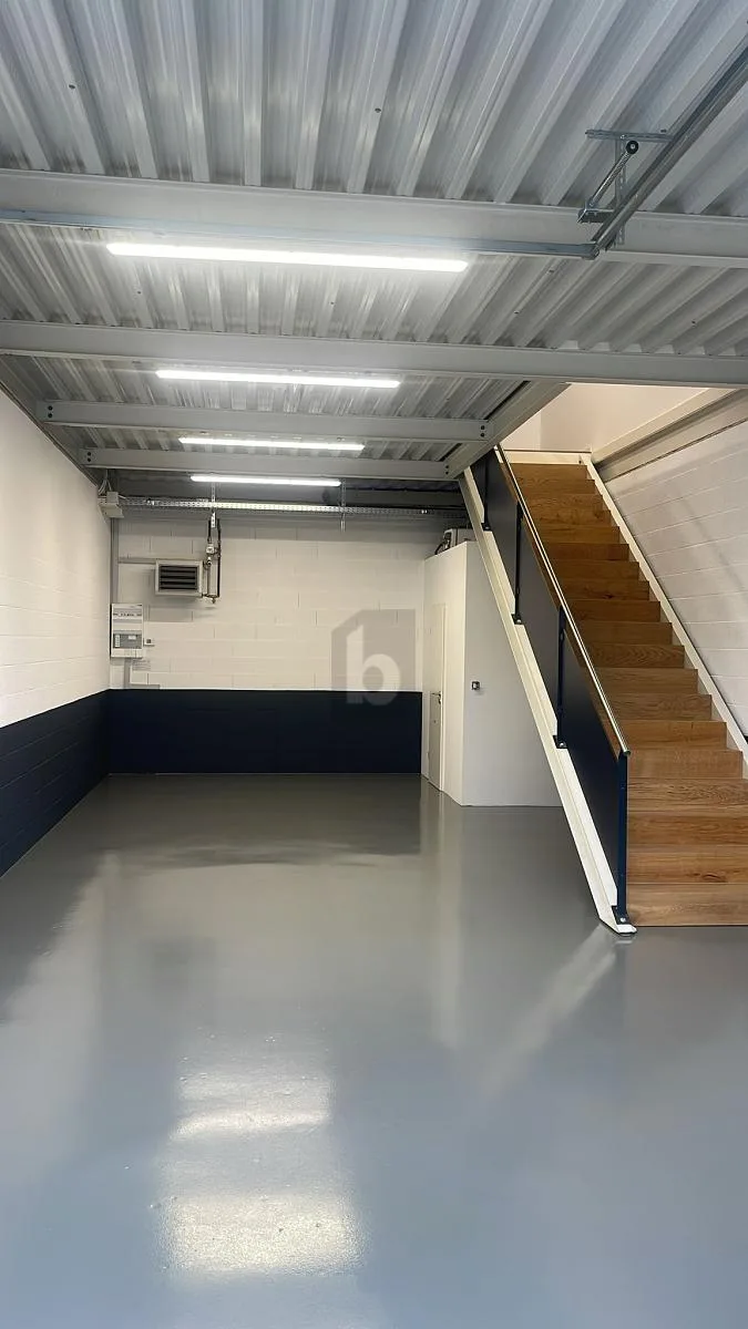 Commercial 2 rooms in Crissier — 2