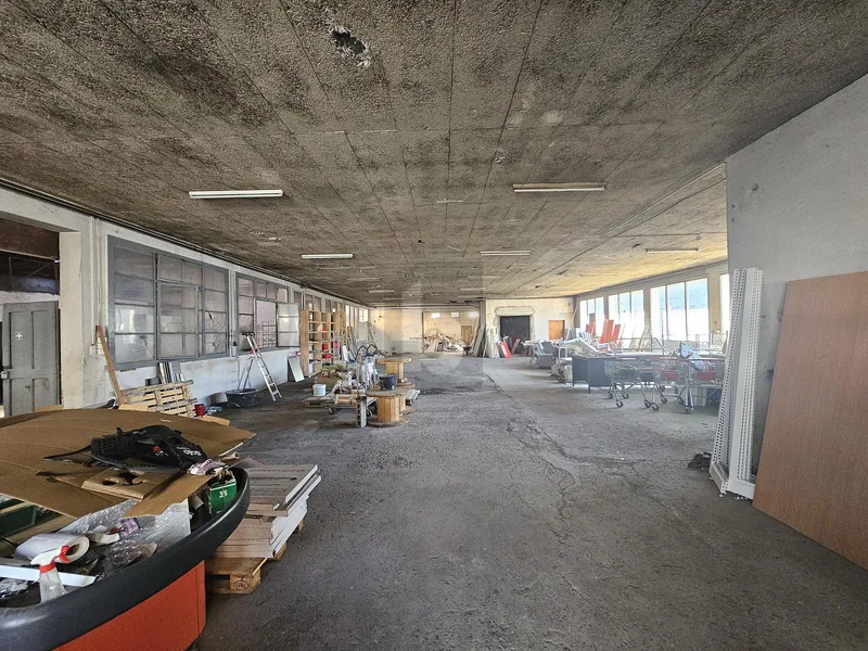 Gewerbe in Martigny — photo 3