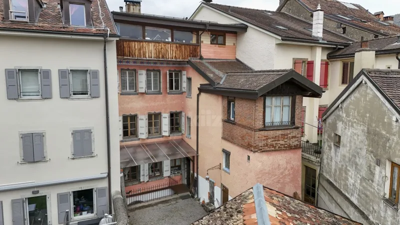 Building 11 rooms in Aigle