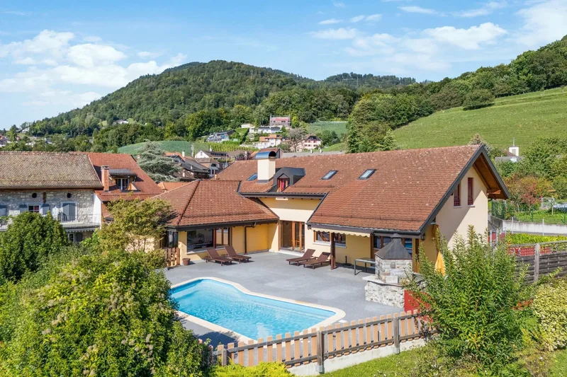 Maison / Villa 8.5 pièces à Brent — 2