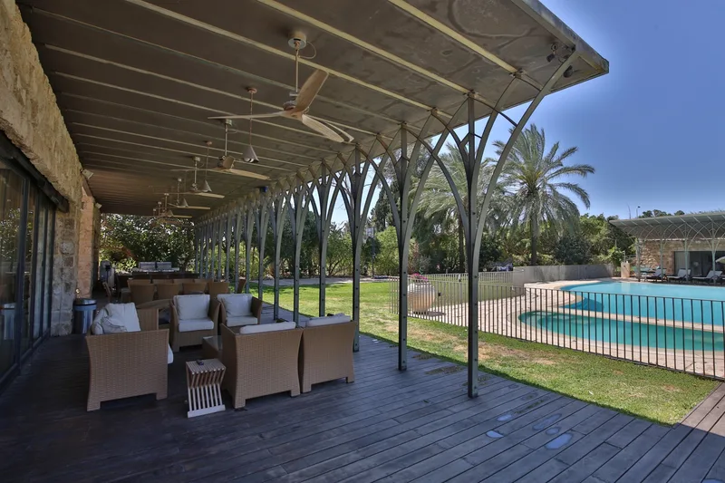 House / Villa 7 rooms in Kfar Shmaryahu — photo 16