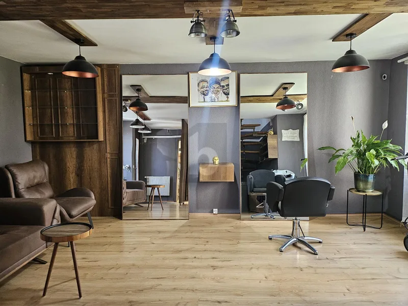 Commercial in Affoltern — 2