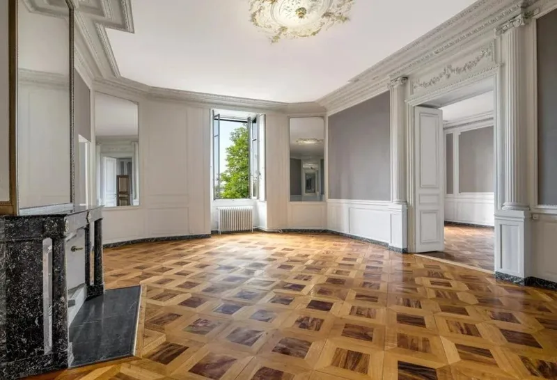 Appartement 7 pièces à Cité de Calvin